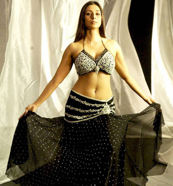 Bollywood actress Tabu to play lead in Malayalam film 'Angry Birds' 